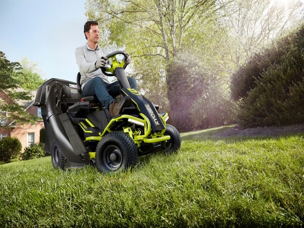 38 ELECTRIC RIDING MOWER 100 AH RYOBI Tools