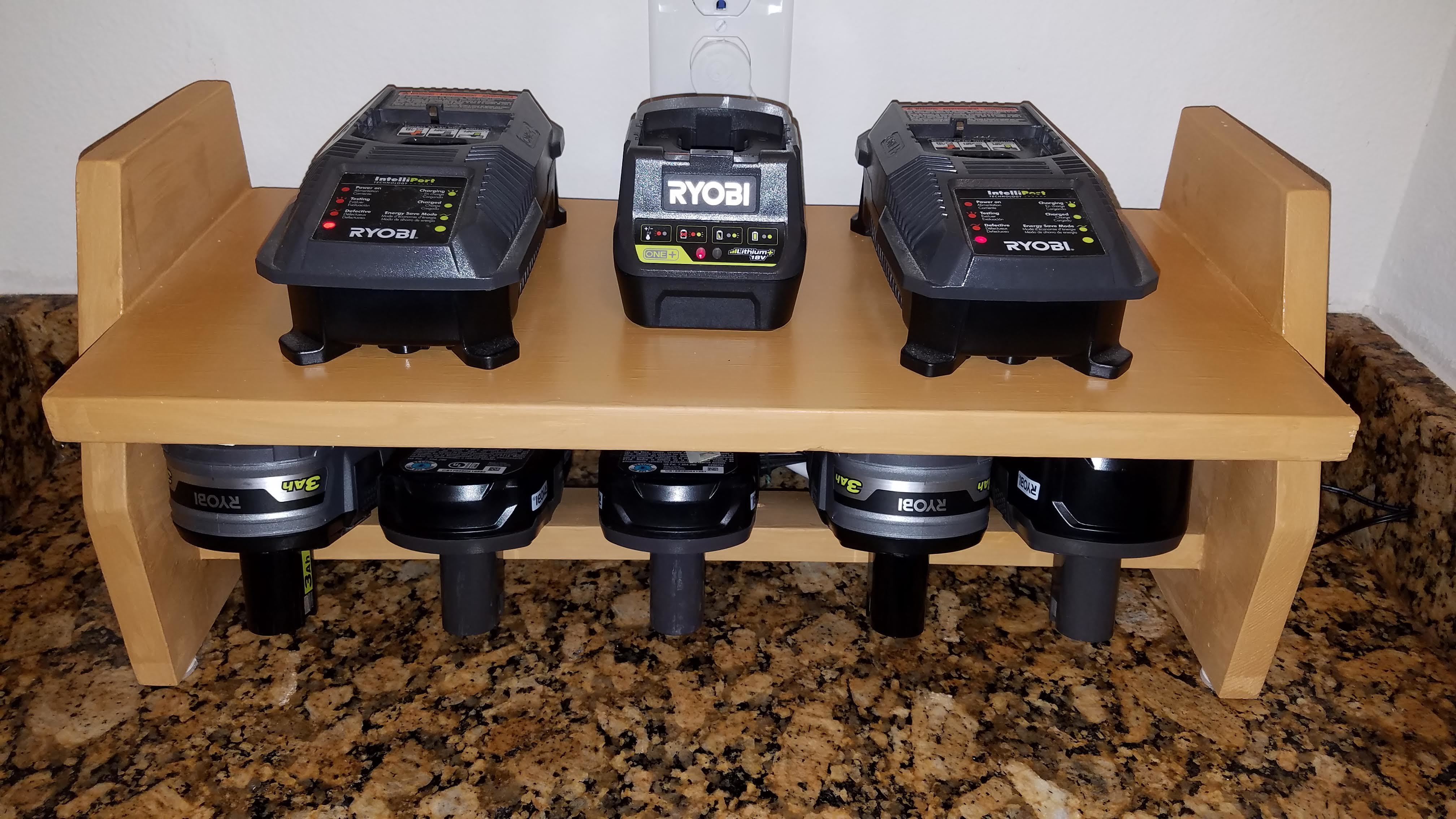 BATTERY & CHARGER STAND RYOBI Nation Projects