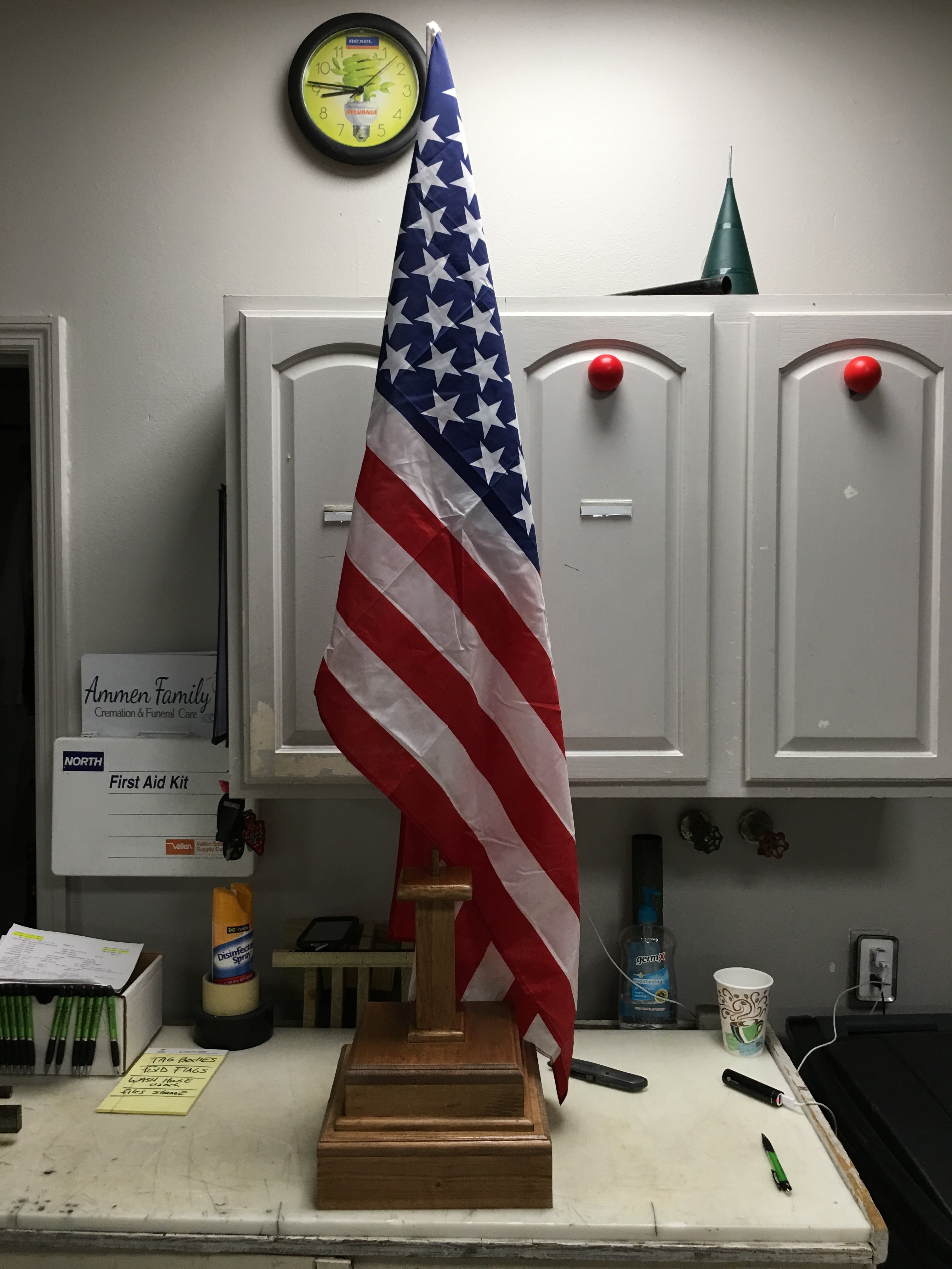 american-flag-with-stand-flexx-productions