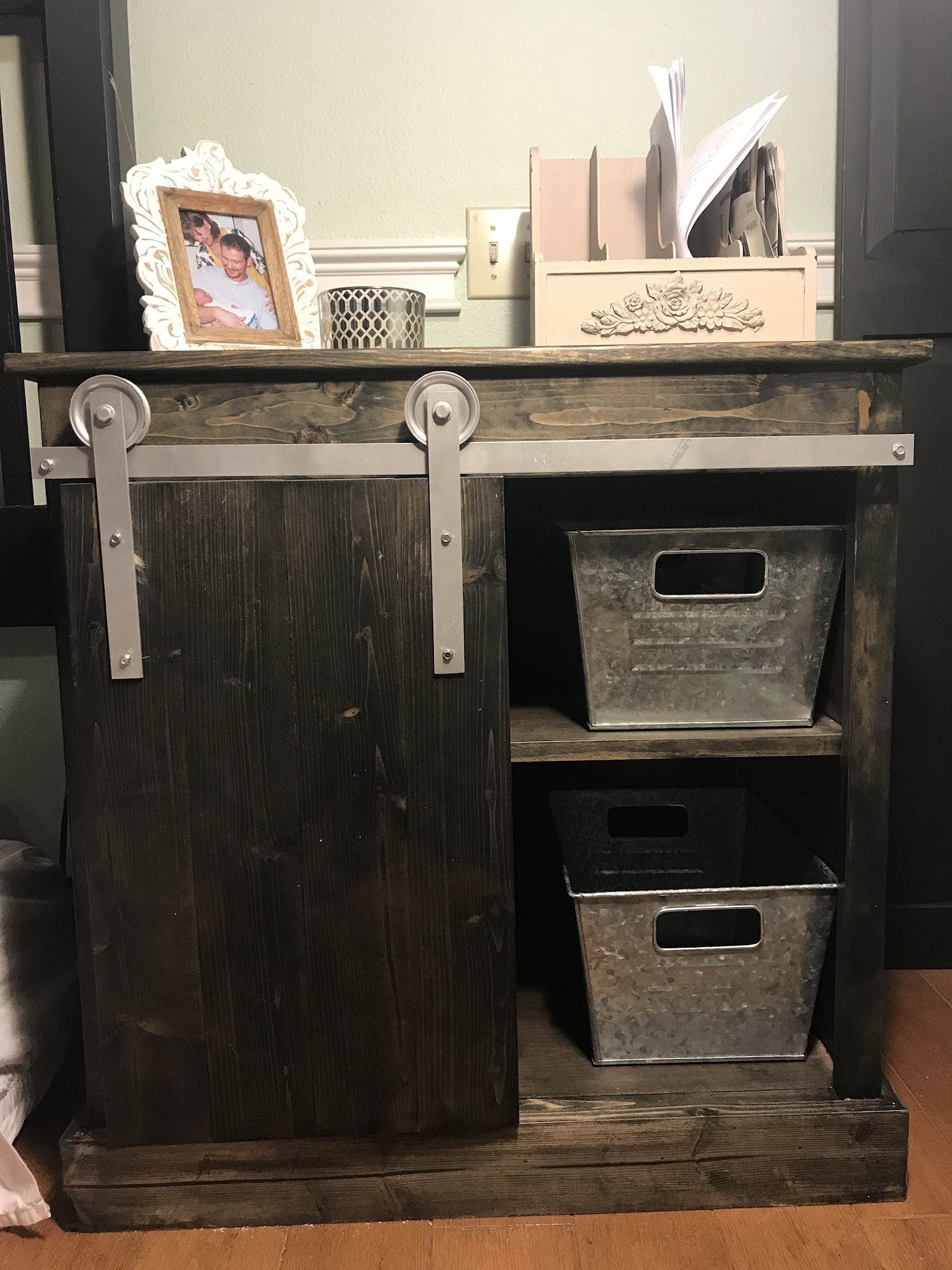 Barn door nightstand - RYOBI Nation Projects