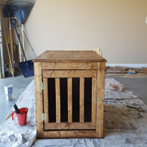 Photo: Dog crate / end table