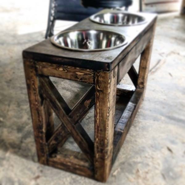 dog dish holder