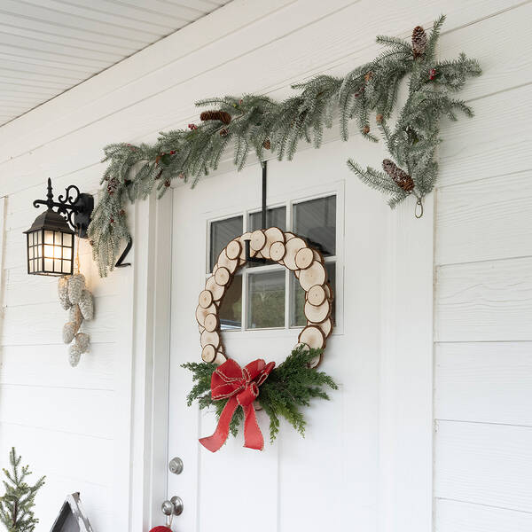 Photo: Wooden Holiday Wreath