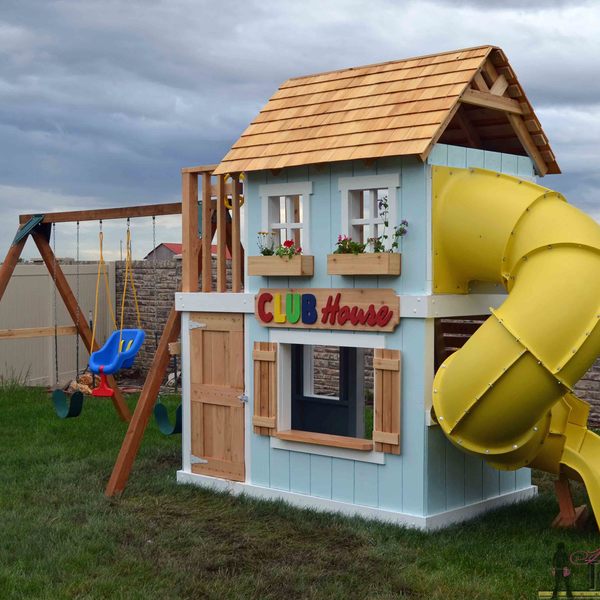 Photo: DIY Clubhouse Play Set
