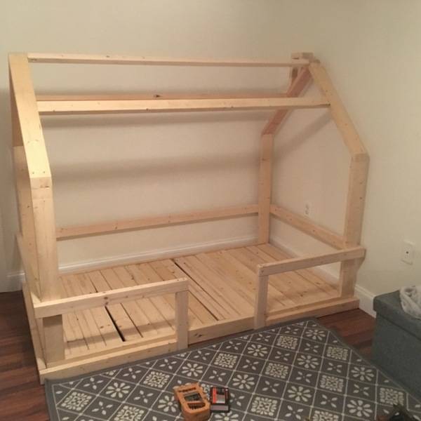 Photo: Toddler barn house bed